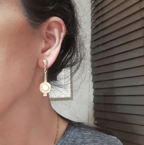 Vintage goldtone clip on drop earrings - Picture 3 of 3